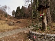 30 A dx per Baita Alpini, io proseguo a sx  per Bocchetta del Ronco